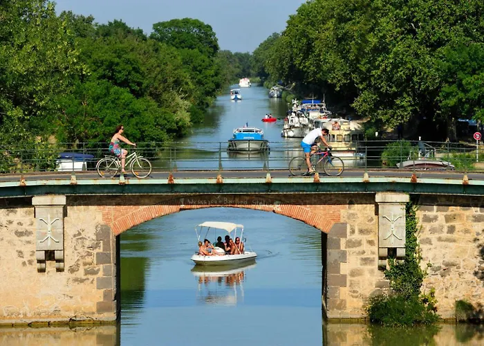 V0681 - Climatise En Bord De Pour 6 Couchages