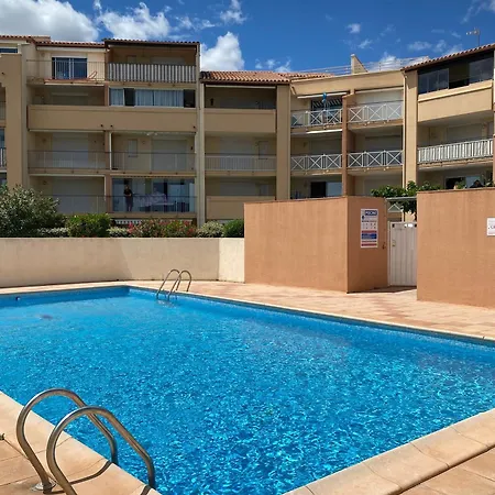 V0681 - Climatise En Bord De Pour 6 Couchages Vias