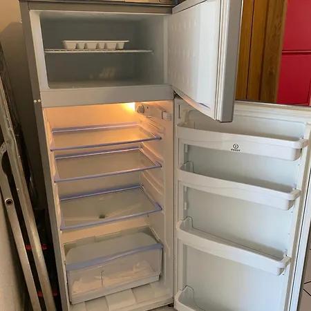V0681 - Climatise En Bord De Pour 6 Couchages Vias