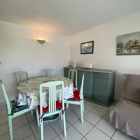 V0681 - Climatise En Bord De Pour 6 Couchages * Vias